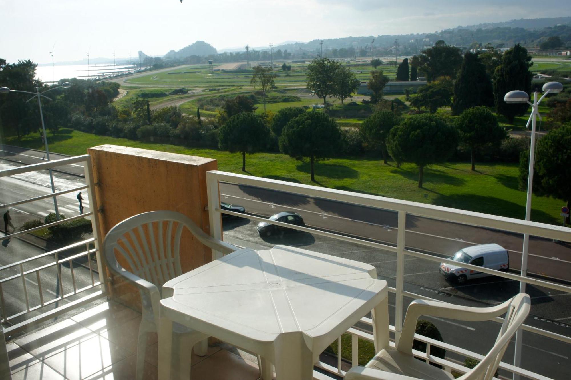 Residence Meublee Studiotel Cagnes-sur-Mer Exterior foto